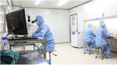 Requisits ambientals per a peces de vestir de sala blanca